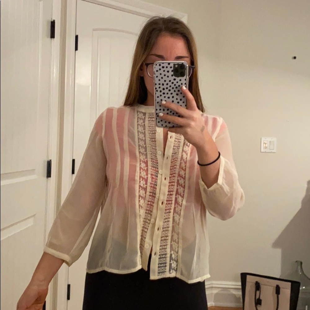 Forever 21 flowered lace cream colored blouse